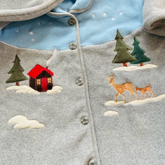 Northern Reflections Cozy Warm Blue Grey Fleece Jacket Embroidered Winter Cabin - Picture 8 of 8
